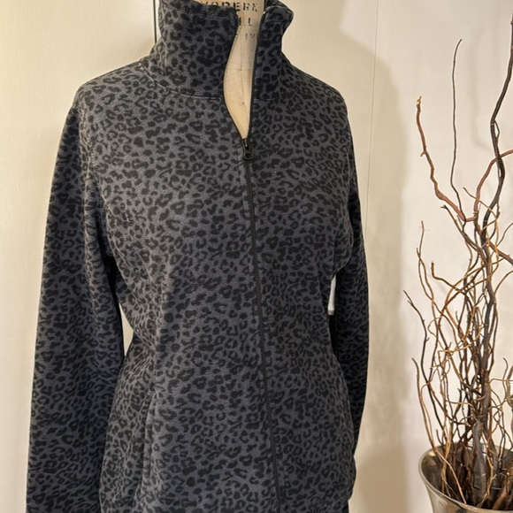 Old Navy gray and black leopard print fleece lounge set - Picture 2 of 7